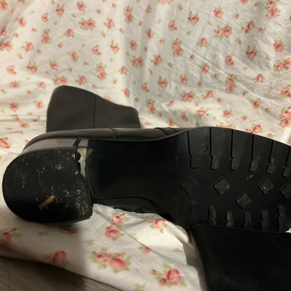 Black buckle boots - Picture 4 of 6